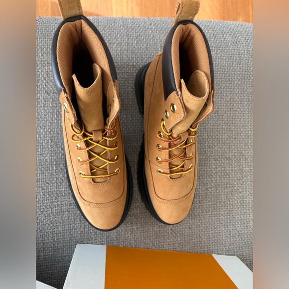 Timberland Sky 6-Inch Lace-Up Boots – Size 9 - Picture 11 of 14